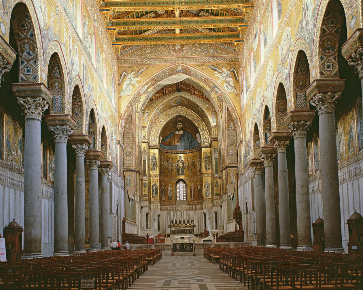 Utsikt över långhuset i Monreale Cathedral, Sicilien (foto) av Unbekannt