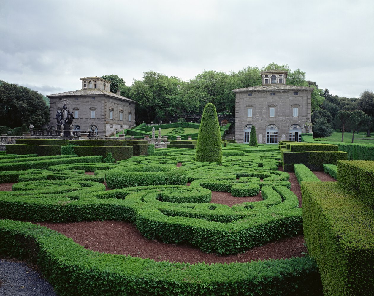Utsikt över de två villorna och trädgården, designad för kardinal Giovanni Francesco Gambara av Giacomo Vignola (1507-73) 1568 (foto) av Unbekannt