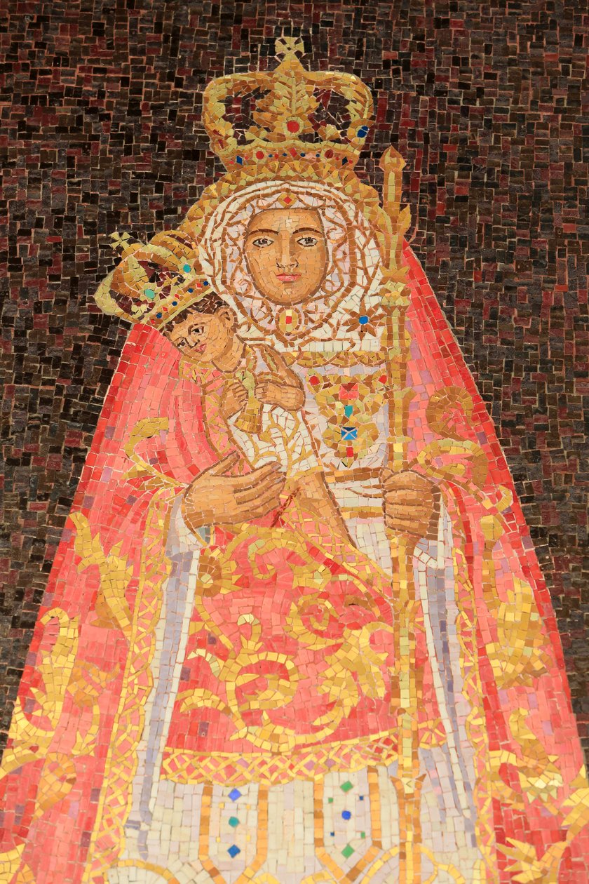 Jungfru och barn. Spanien. Bebådelsens basilika, Nasaret, Israel av Unbekannt