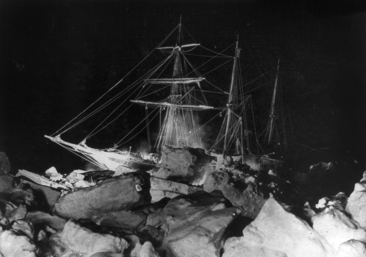 Imperial Trans-Antarctic Expedition: Endurance sitter fast, ca 1914-17 (foto) av Underwood & Underwood