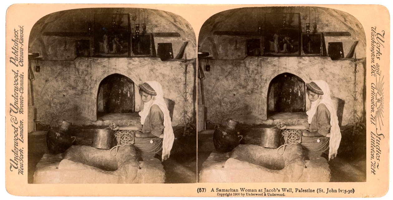 En samaritansk kvinna vid Jacobs Well, Palestina, 1900. av Underwood and Underwood