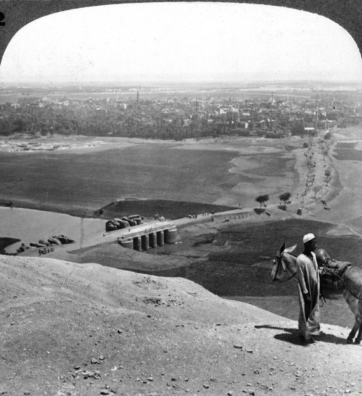 Assiut, den största staden i övre Egypten, 1905. av Underwood and Underwood