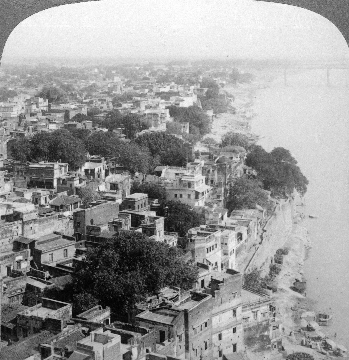 Benares Varanasi, Indien, 1903. av Underwood and Underwood