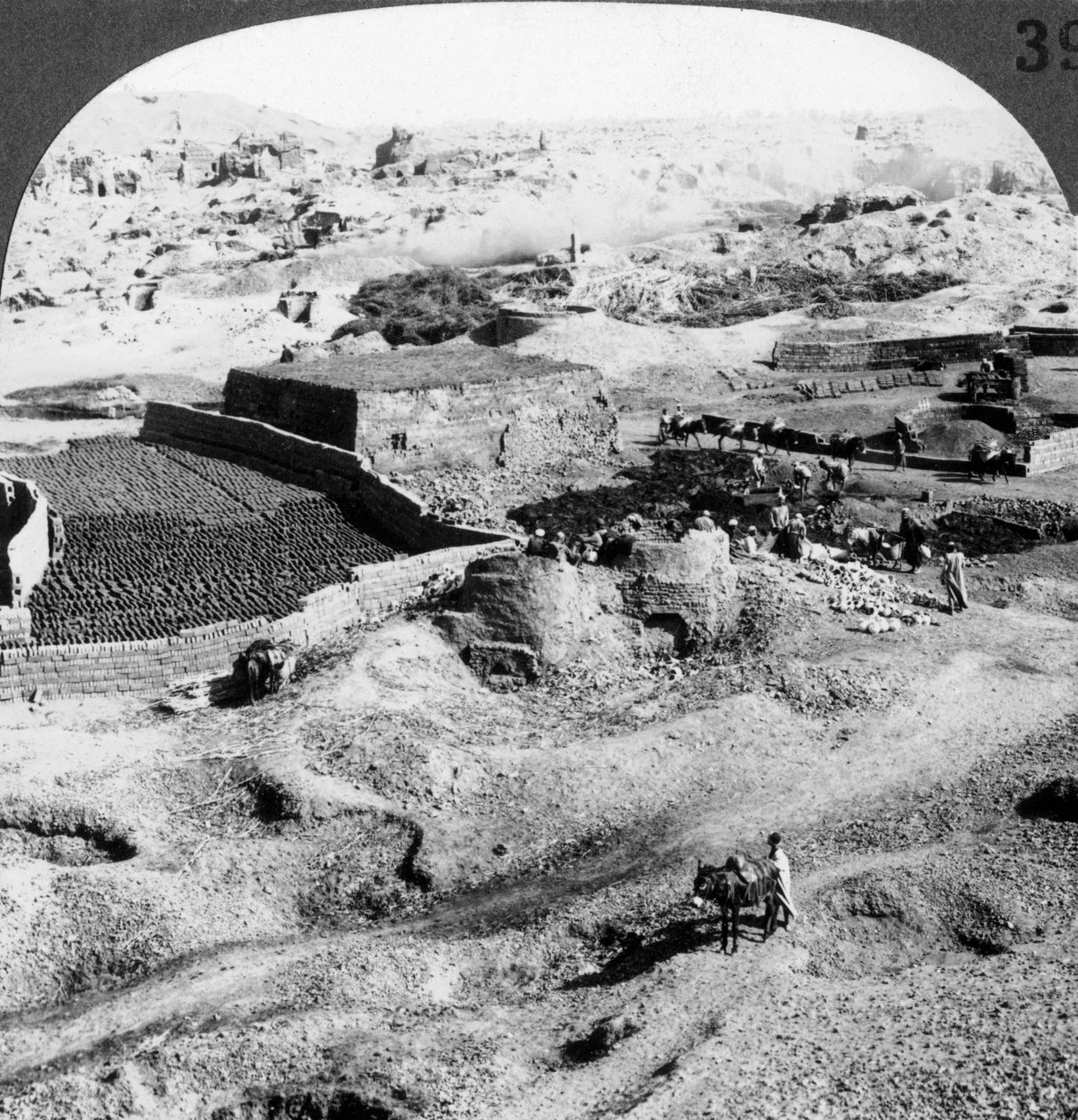 Tegeltillverkning, Egypten, 1905. av Underwood and Underwood