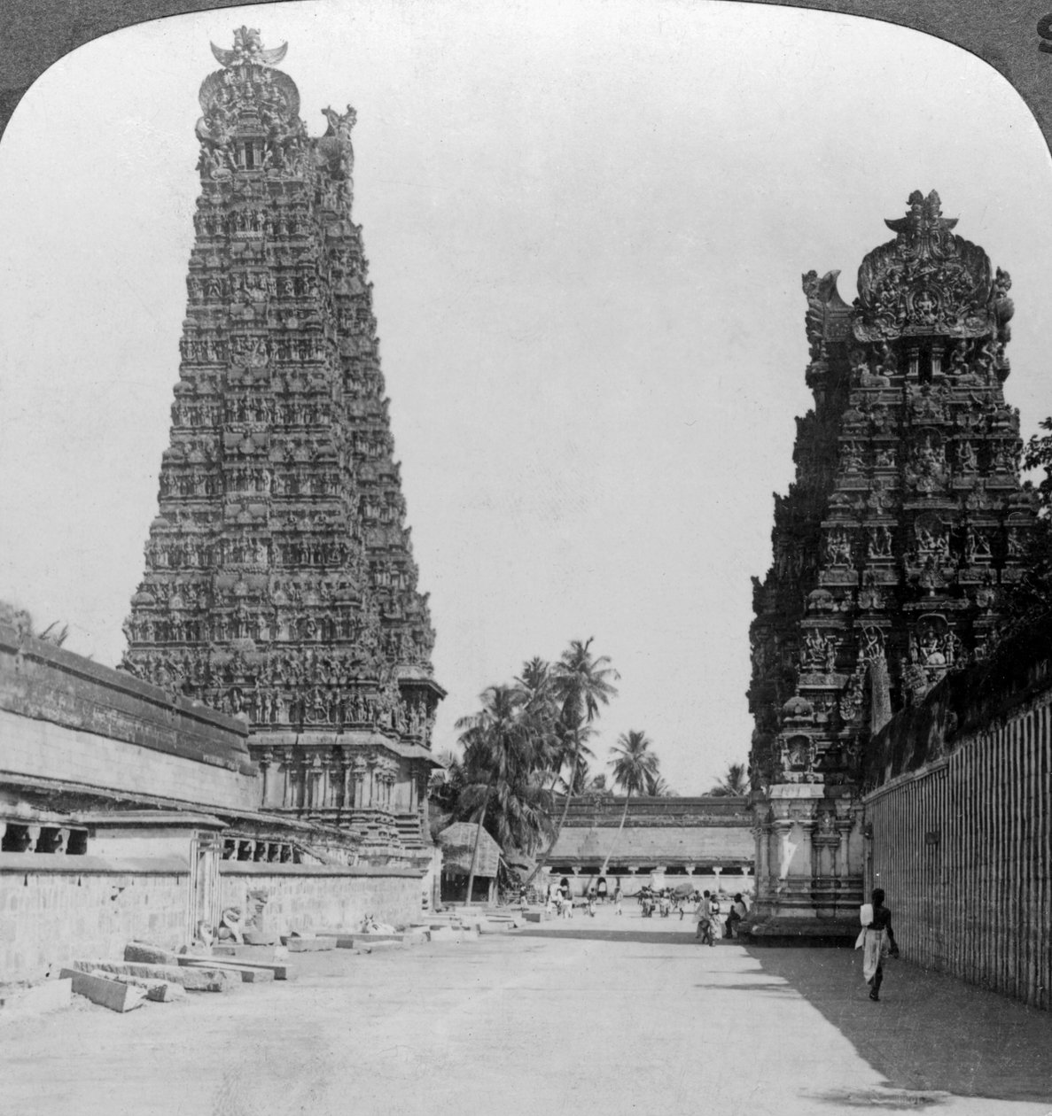 Gopuram, Sri Meenakshi Hindu Temple, Madurai, Tamil Nadu, Indien, C100s. av Underwood and Underwood
