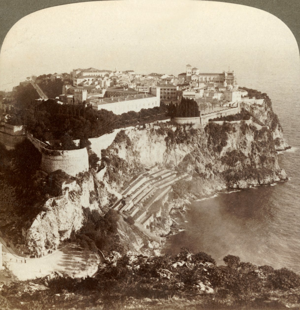 Monte Carlos huvudstad, Monaco - I det minsta furstendömet på jorden, 1899. av Underwood and Underwood