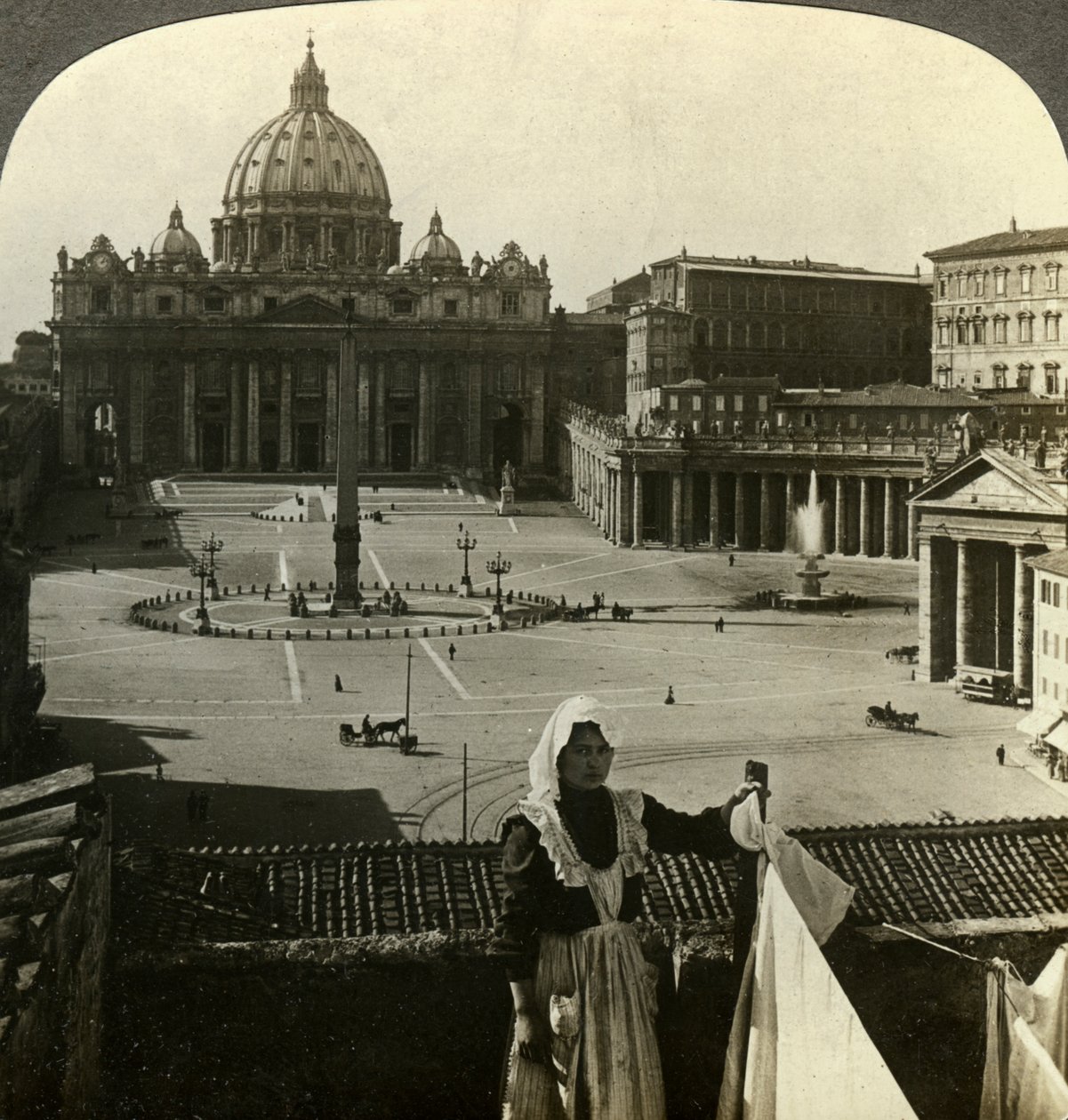 Petersplatsen och basilikan och Vatikanen, Rom, Italien. av Underwood and Underwood