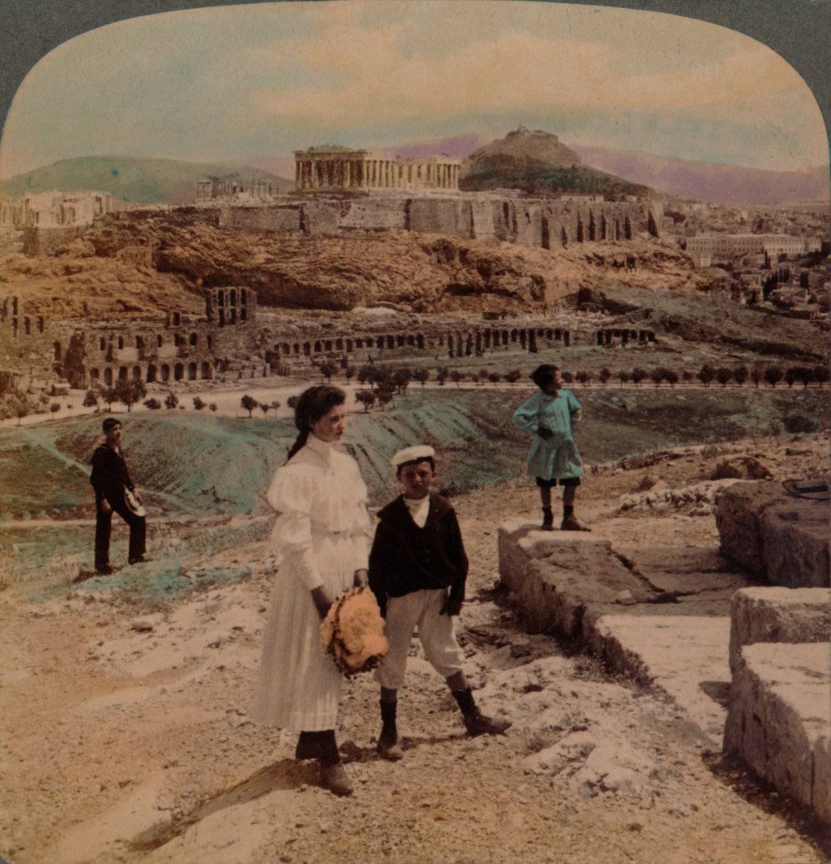 Akropolis i Aten, Lycabettus och kungliga palatset, från Philopappos monument, 1907. Konstnärer: Elmer Underwood, Bert Elias Underwood. av Underwood and Underwood