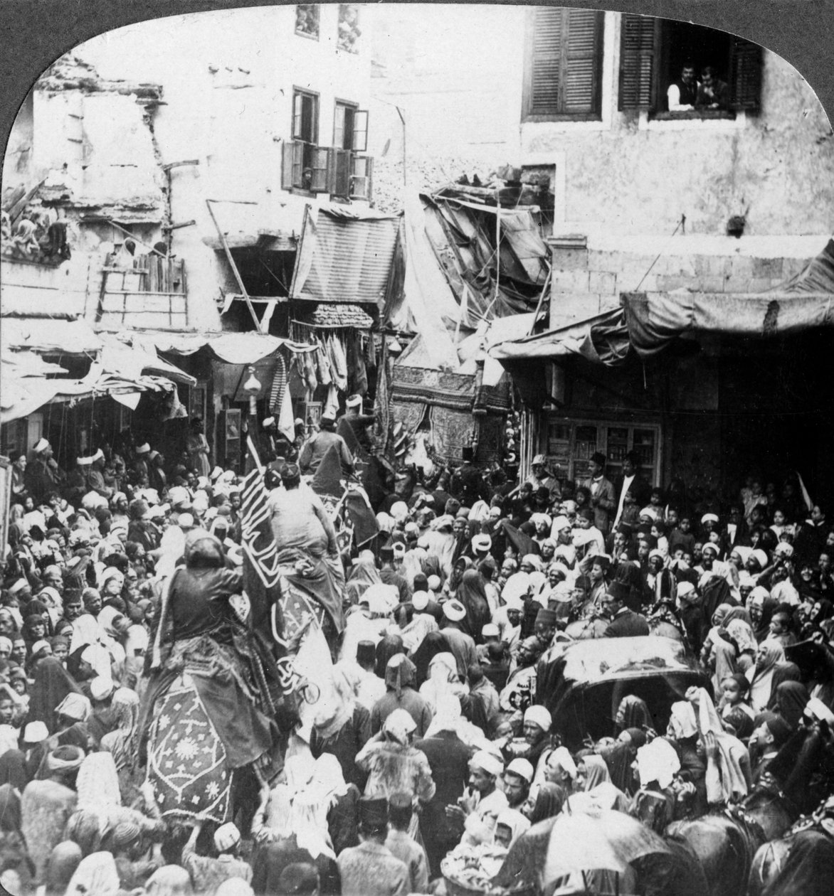 The Holy Carpet Parade with the Mahmal, Kairo, Egypten, 1905. av Underwood and Underwood