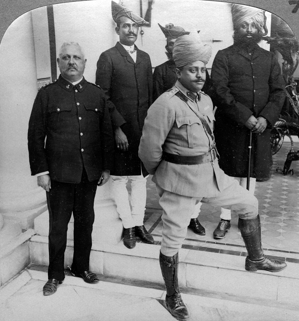 Maharajan av Gwalior hemma, Madhya Pradesh, Indien, c1900-talet. av Underwood and Underwood
