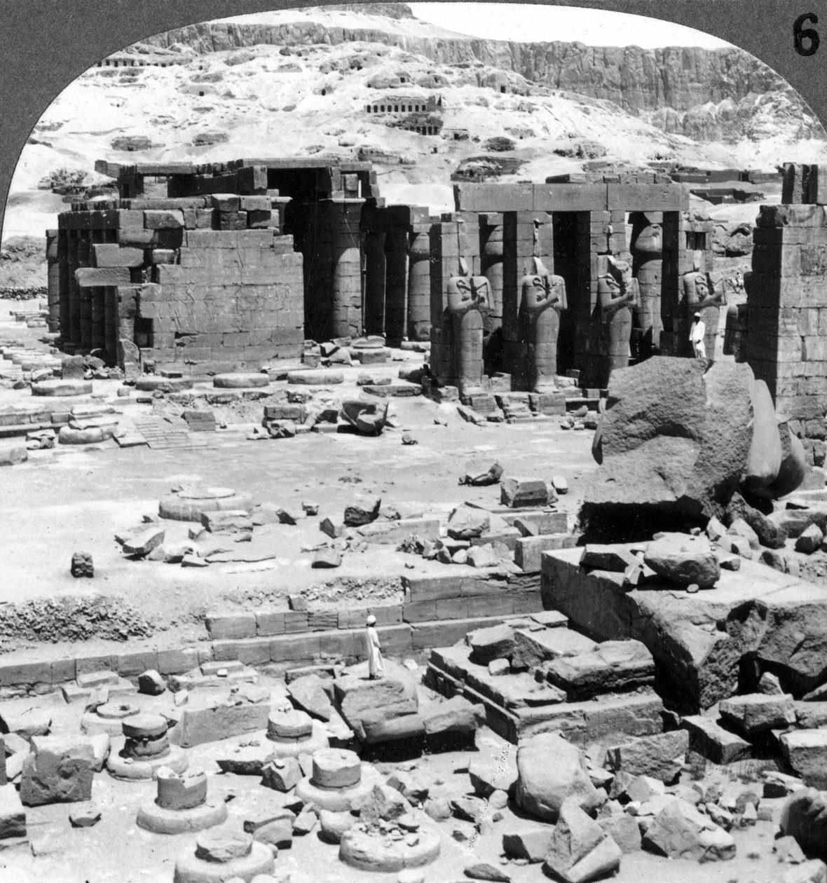 Ramesseum, Ramses II:s tempel, i Thebe, Egypten, 1905. av Underwood and Underwood