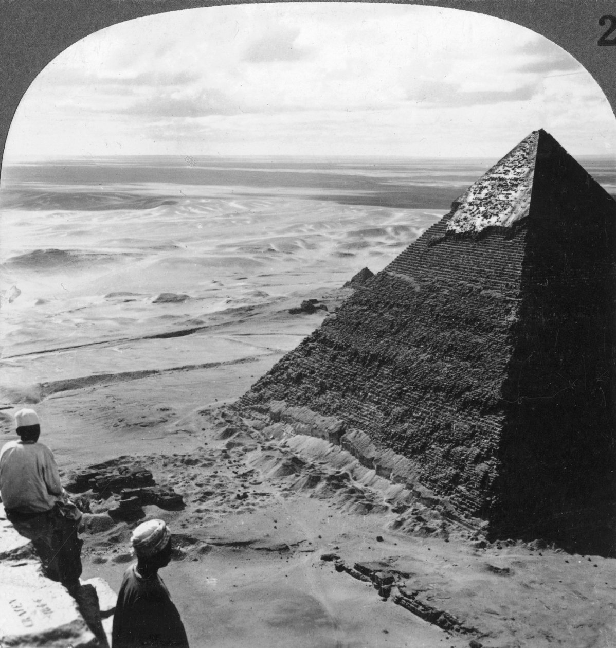 Den andra pyramiden, som visar en del av det ursprungliga höljet, Egypten, 1905.pyramid, Egypten, c1900 av Underwood and Underwood
