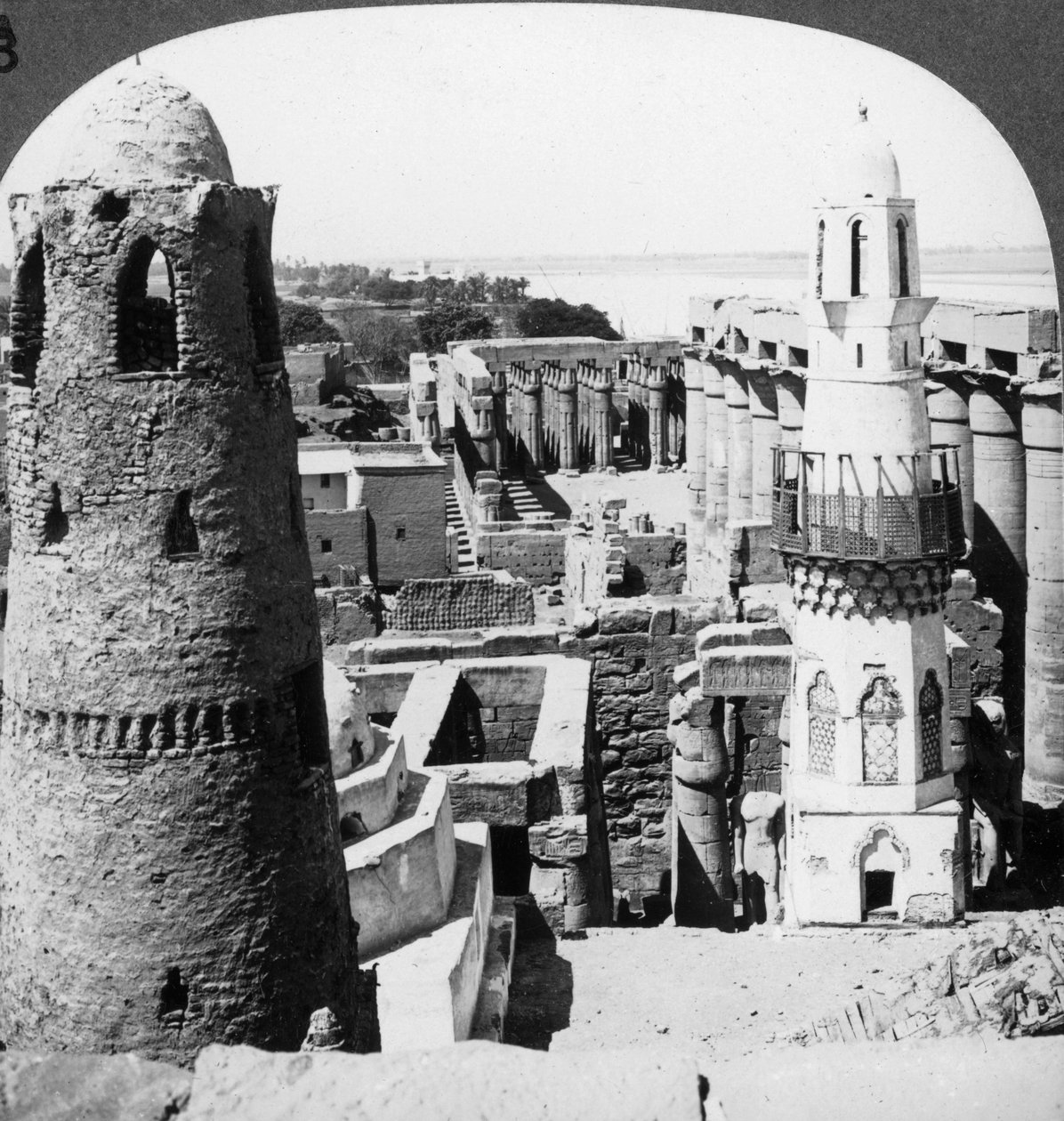 Templet i Luxor, Egypten, 1905. av Underwood and Underwood