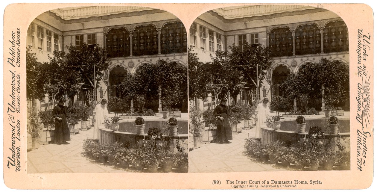 Den inre gården i ett hem i Damaskus, Syrien, 1900. av Underwood and Underwood