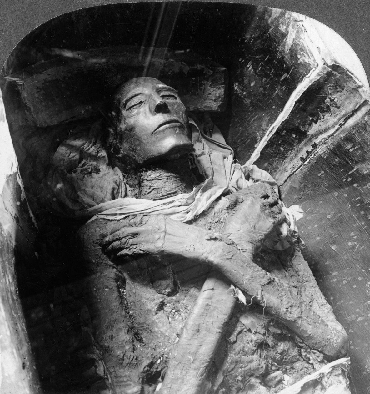 Mumien av Sethos I 1394BC-1279BC, Kairo, Egypten, 1905. av Underwood and Underwood