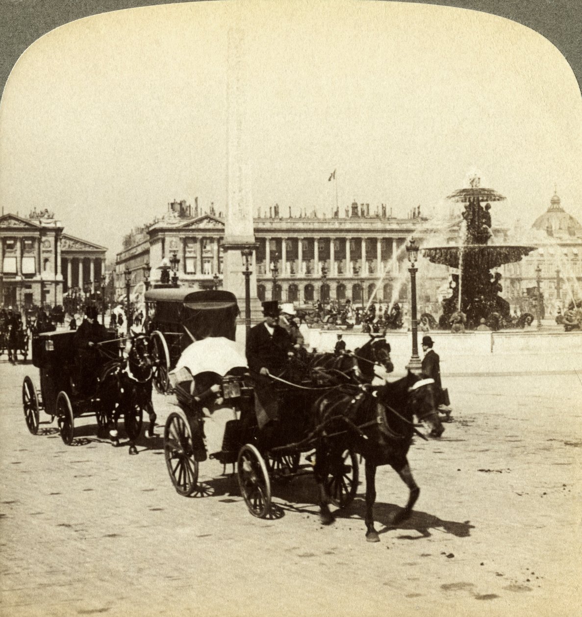 Obelisken och fontänen, Place de la Concorde, Paris, Frankrike, 1800-talet. av Underwood and Underwood