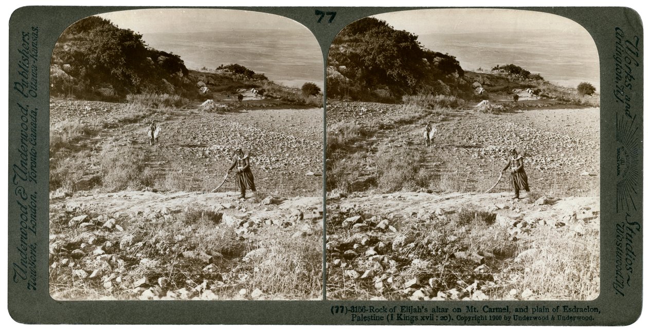 Elias altares klippa på berget Karmel och Esdraelonslätten, Palestina, 1900. av Underwood and Underwood