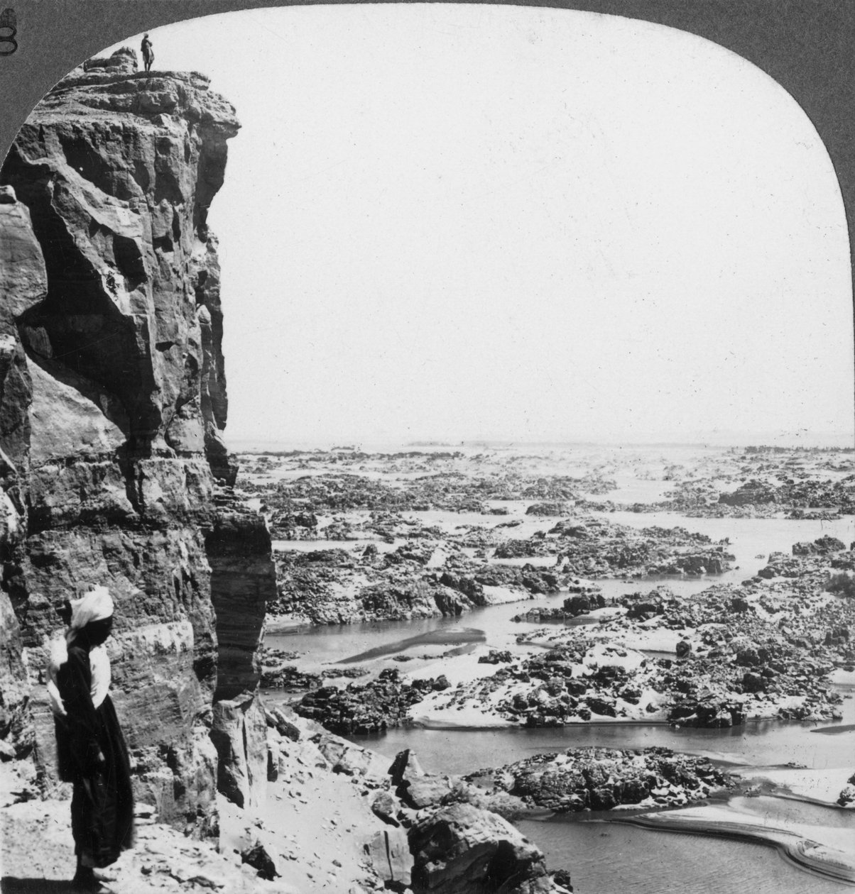 Nilens andra grå starr sett från sydväst, Egypten, 1905. av Underwood and Underwood