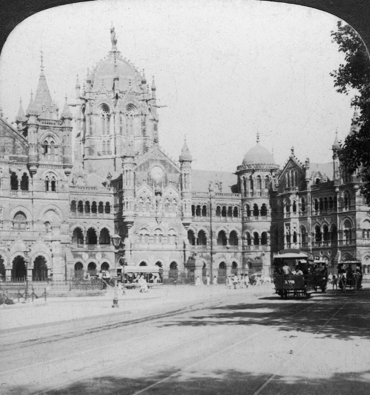Victoria Terminus järnvägsstation, Bombay, Indien, 1903. av Underwood and Underwood