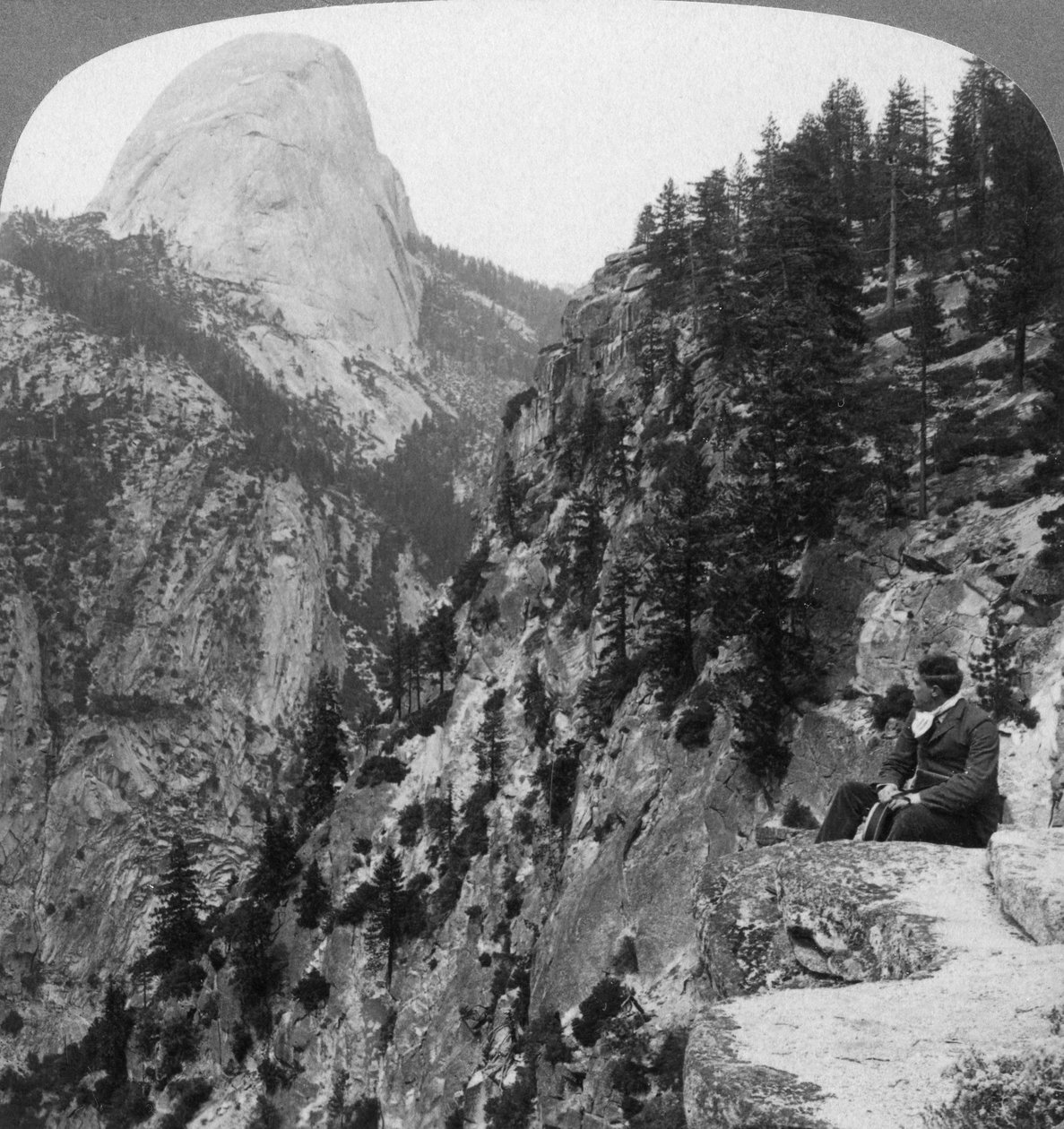 Utsikt från Glacier Canyon till Half Dome, Yosemite Valley, Kalifornien, USA, 1902 av Underwood and Underwood