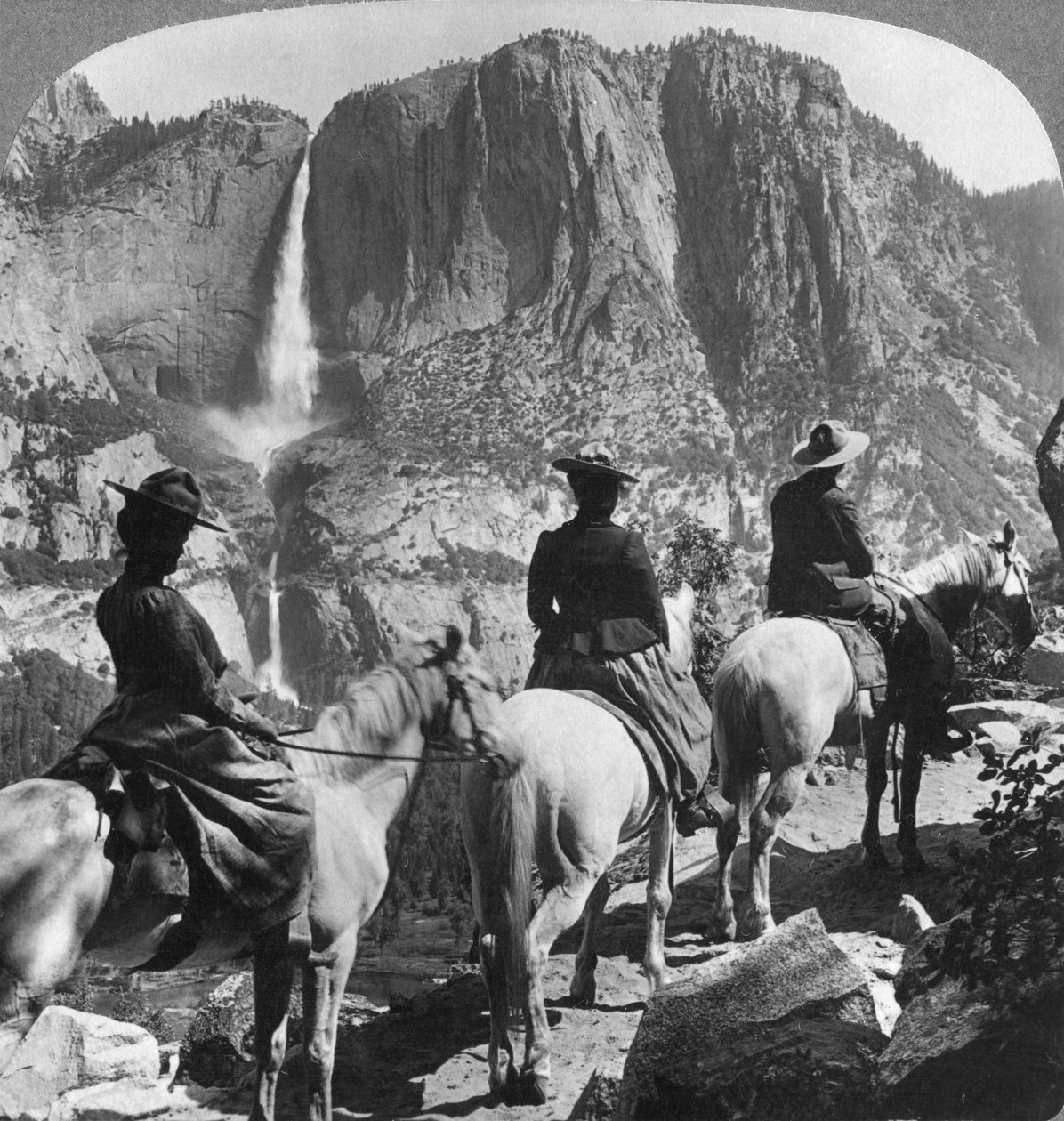 Yosemite Falls, från Glacier Point trail, Yosemite Valley, Kalifornien, USA, 1901 av Underwood and Underwood