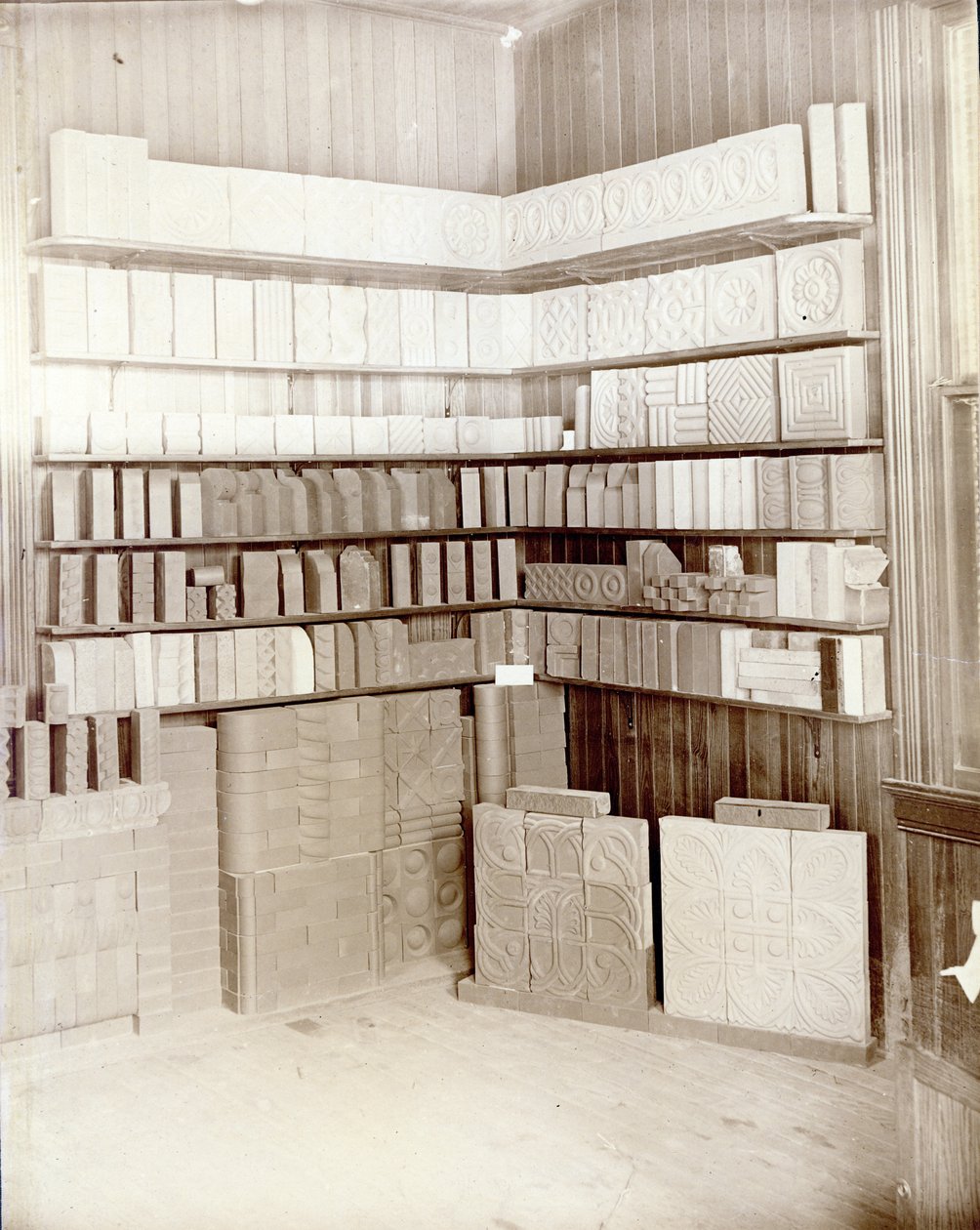 Product samples in the office of Tower Grove Brick Works av Unknown