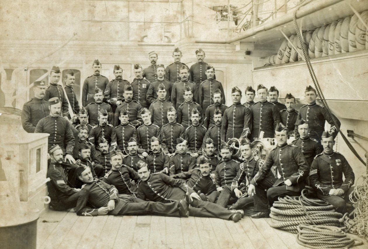 Royal Marine Detachment ombord på ett oidentifierat krigsfartyg, ca 1880 av Unknown