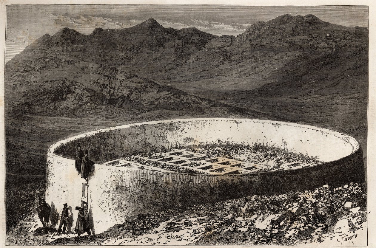 En guebra (eller zoroastrisk) kyrkogård nära Teheran (Iran), i form av ett stort torn med en omkrets av 60 meter och en höjd av 5 meter; interiören är arrangerad i makonnerade lådor, var och en fungerar som en ingång till valven eller ben som deponeras av Unknown artist