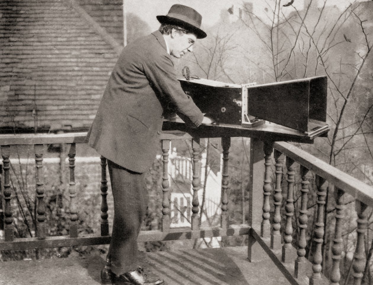 Archibald Montgomery Low with the Audiometer, från Master Minds of Modern Science, publicerad 1930 av Unknown