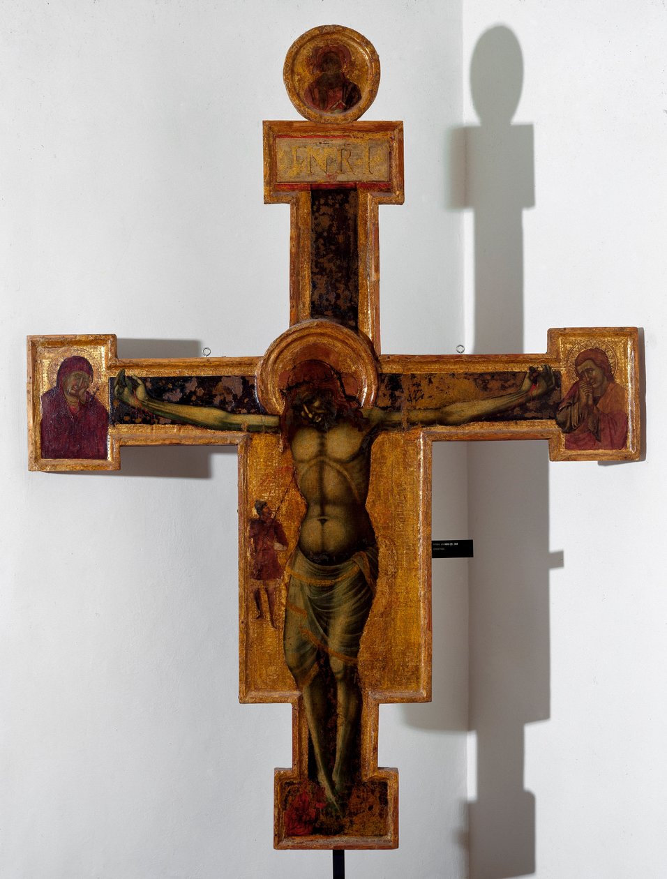 Korsfästelse "" INRI"" på korset. Anonym trämålning. 1400-talet Savona, Pinacoteca Civica av Unknown artist