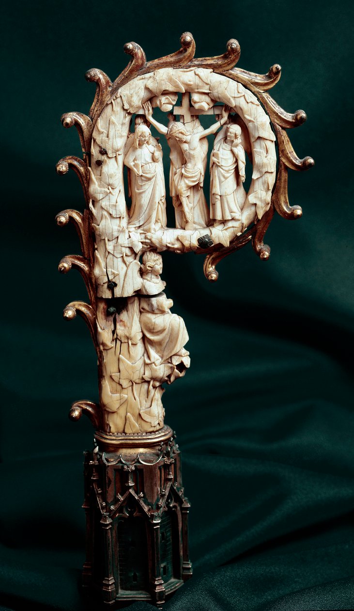 Eveque lager i koppar, guldmetall och elfenben som representerar korsfästelsen. 1300 runt Paris, medeltidens nationalmuseum, termalbaden i Cluny av Unknown artist