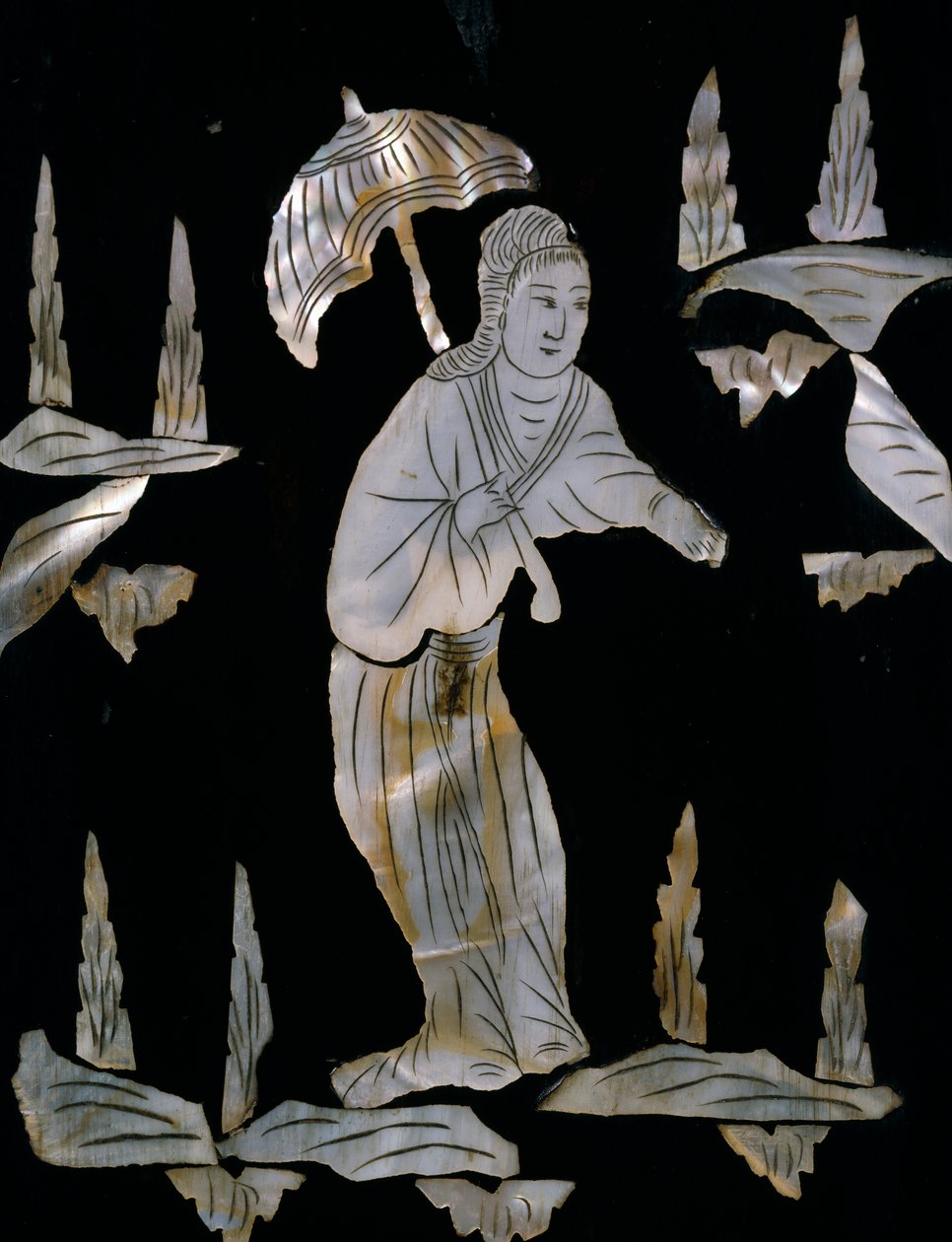 Kvinnofigur med paraply, detalj från pärlemor infällt skåp med chinoiserie dekoration av Unknown artist