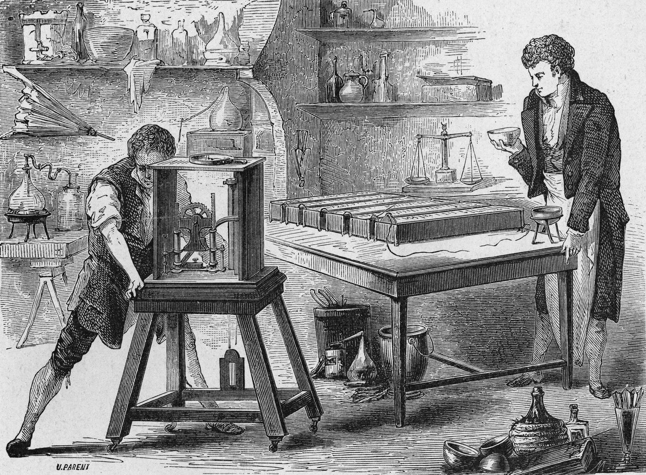 Humphry Davy bryter ner alkalierna med det voltaiska batteriet. I "Album de la Science", Éditions Jouvet av Unknown artist