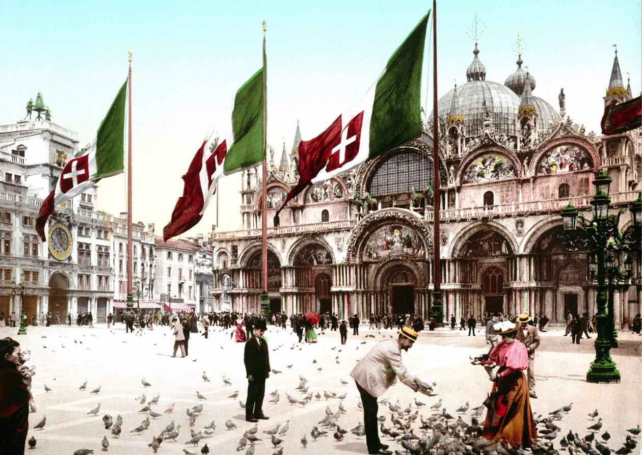 Illustration som föreställer Markusplatsen i Venedig. Fotokrom från slutet av 1800-talet. av Unknown artist