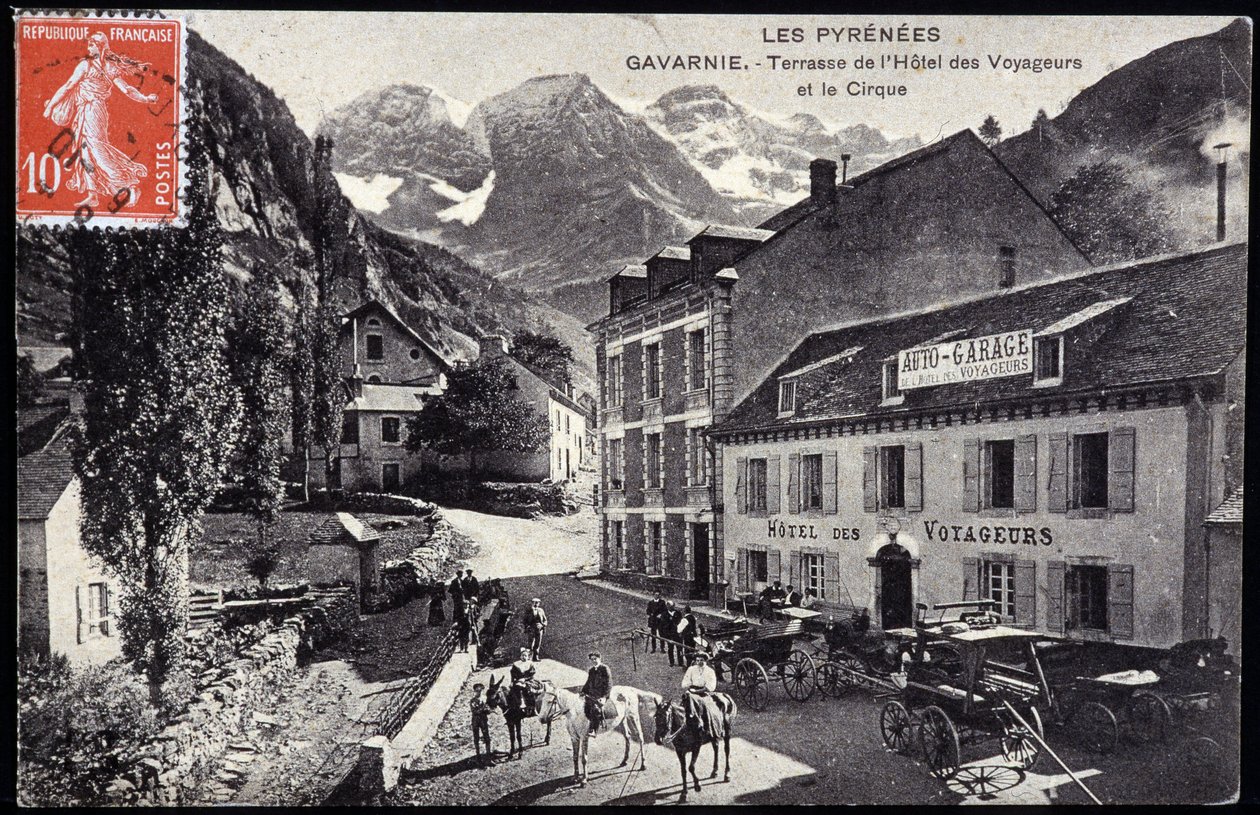 Les Pyrenees, Gavarnie: terrass på Hotel des Voyageurs och cirkusen - vykort, sent 1800-tal av Unknown artist