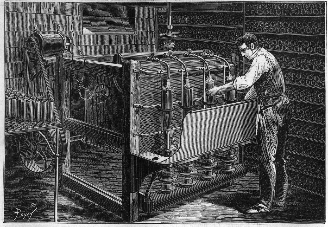 Den mekaniska installationen av M. Marguery, krögare, i Paris: automatisk flasktvättmaskin, representerad av en liten dynamoelektrisk maskin från Gram (Zenobe Theophile Gram 1826-1901). Gravyr i "La Nature: revue des sciences et de leu av Unknown artist