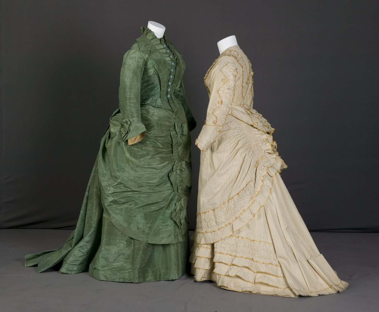 Trousseau klänning av Unknown artist