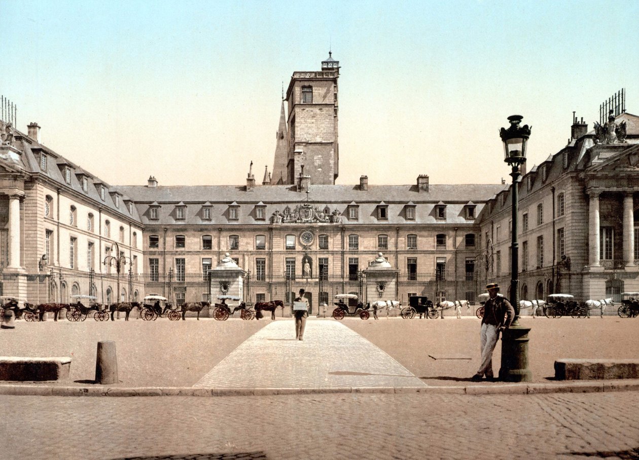Utsikt över stadshuset i Dijon. Photochrome v. 1890. av Unknown artist