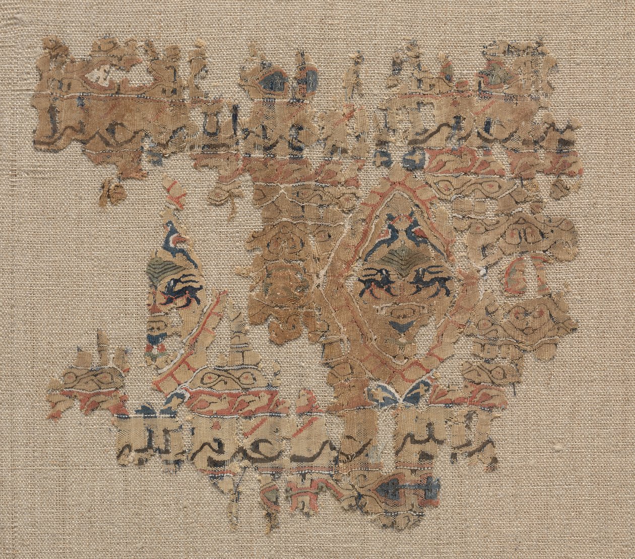 Fragment av textil i Tiraz-stil av Unknown artist