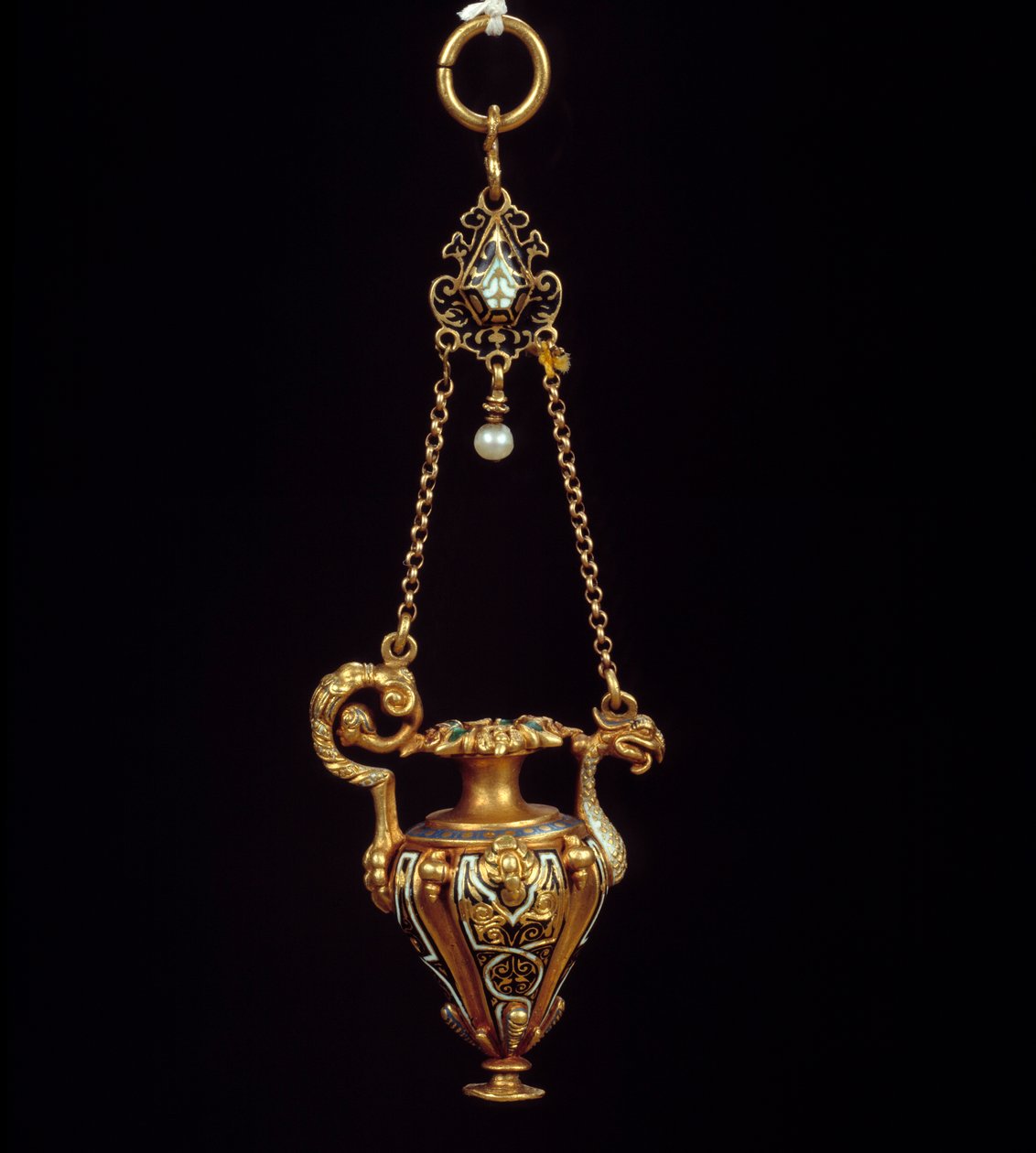 Guld emalj hänge i form av en urna. 1560 Paris, Louvren av Unknown artist