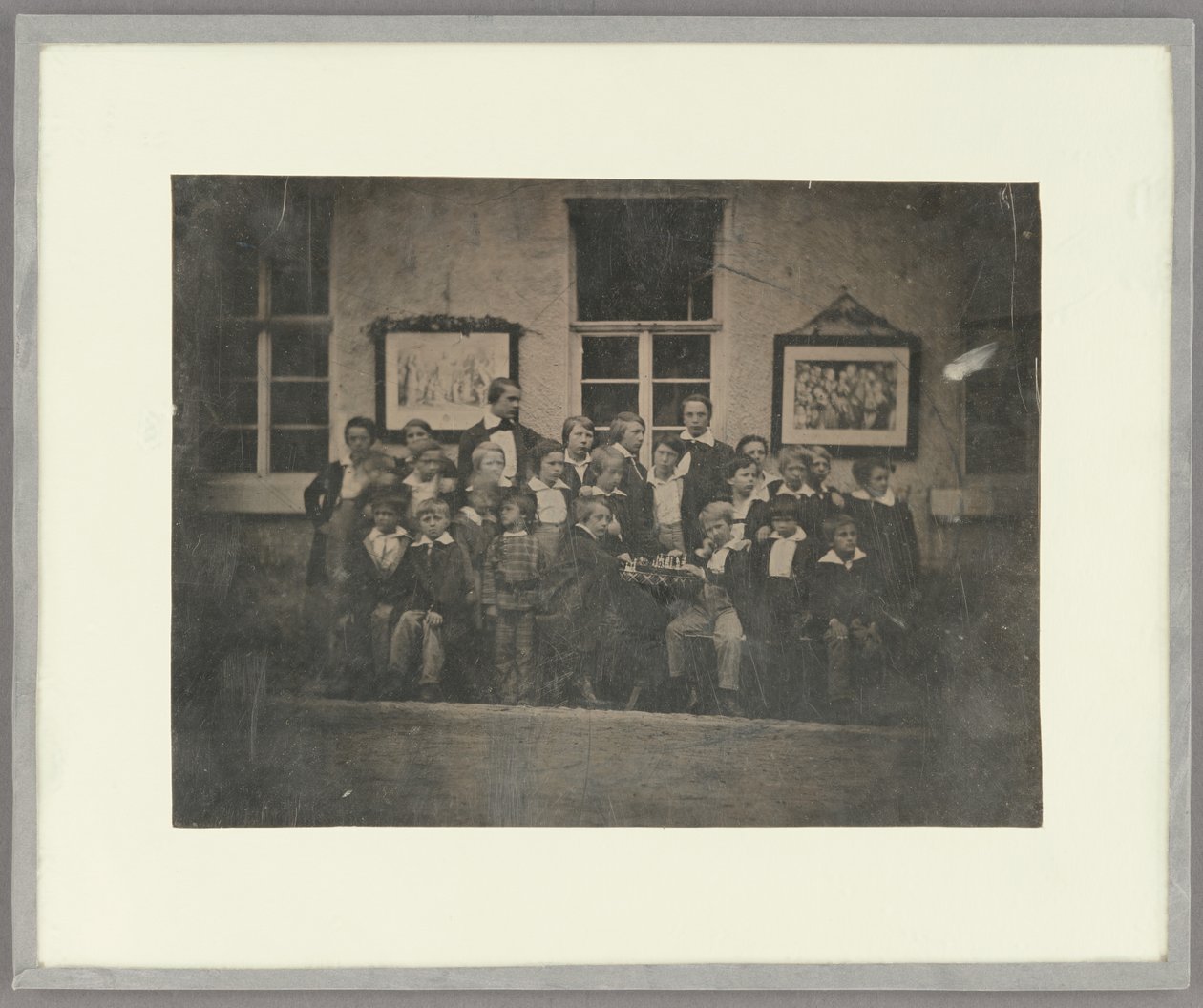 [Grupporträtt av skolpojkar och deras lärare, norra Tyskland] av Unknown artist