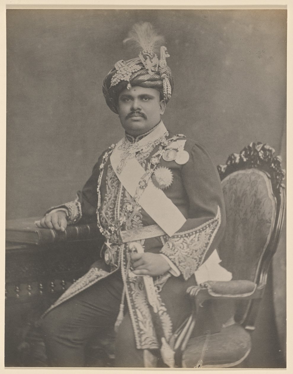 H.H.H. Maharaja Takhtsingji av Unknown artist