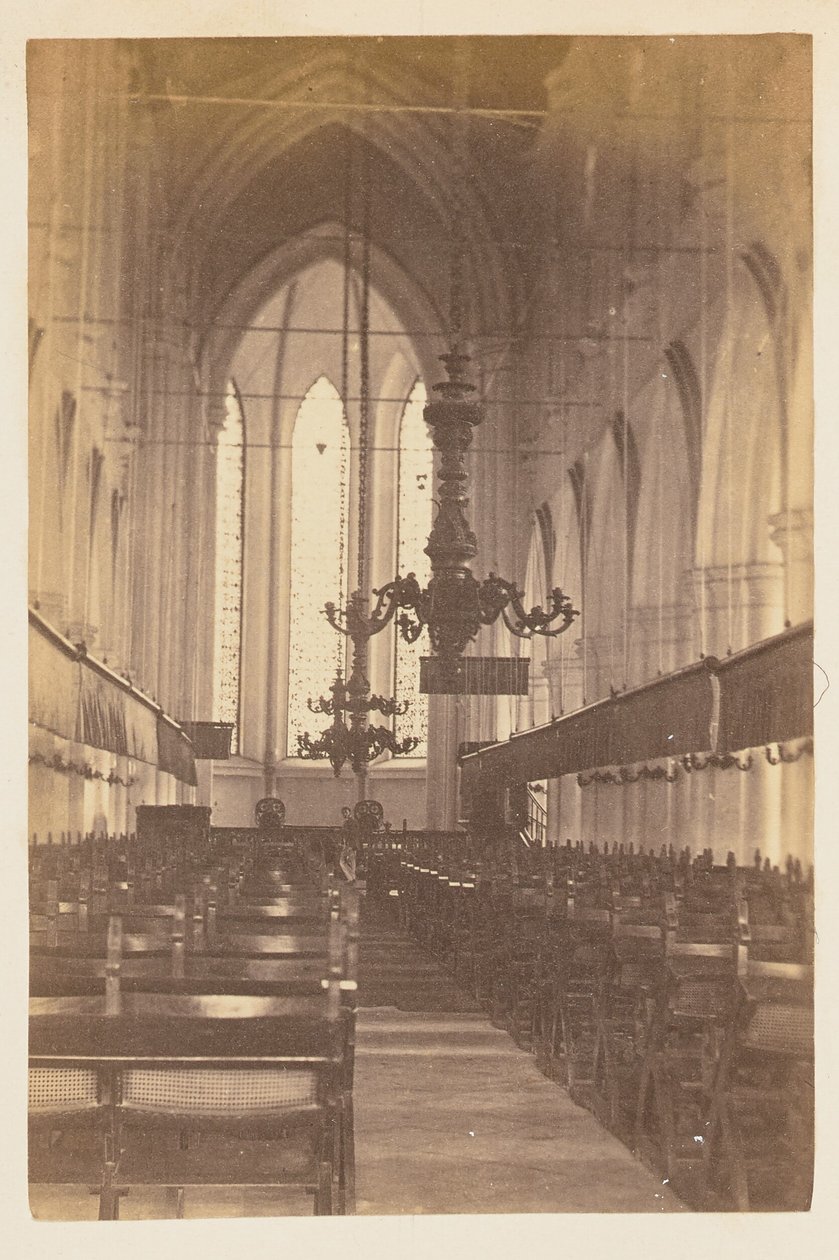 [Interiörvy av en kyrka] av Unknown artist