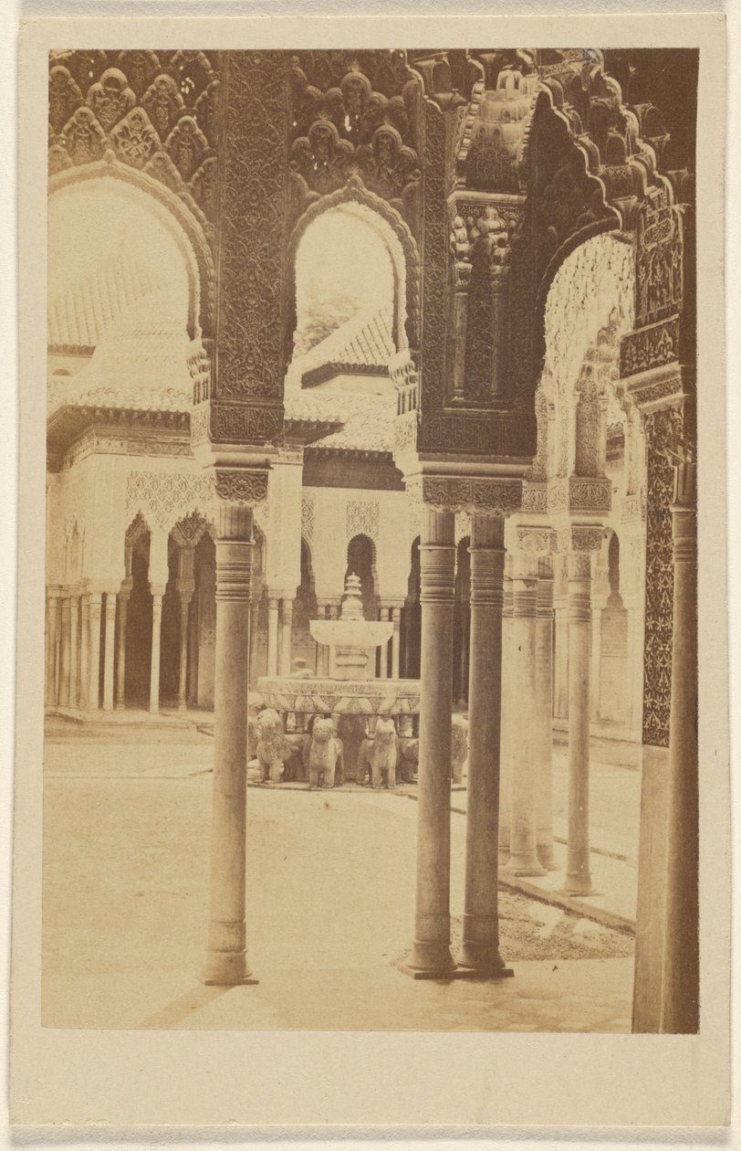 [Interiörvy av pelare, Alhambra] av Unknown artist