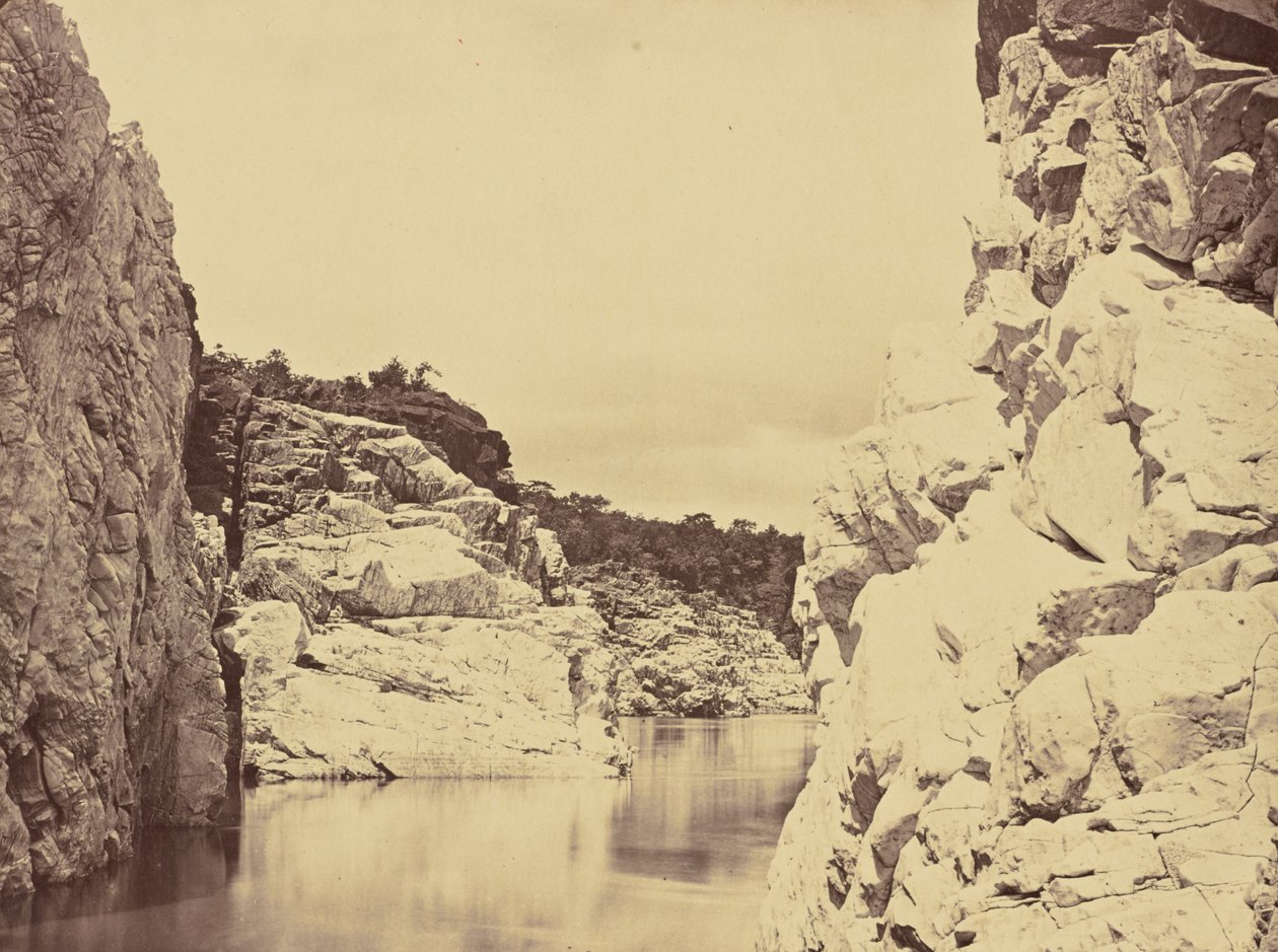 [Marmorstenar vid Nerbudda] av Unknown artist
