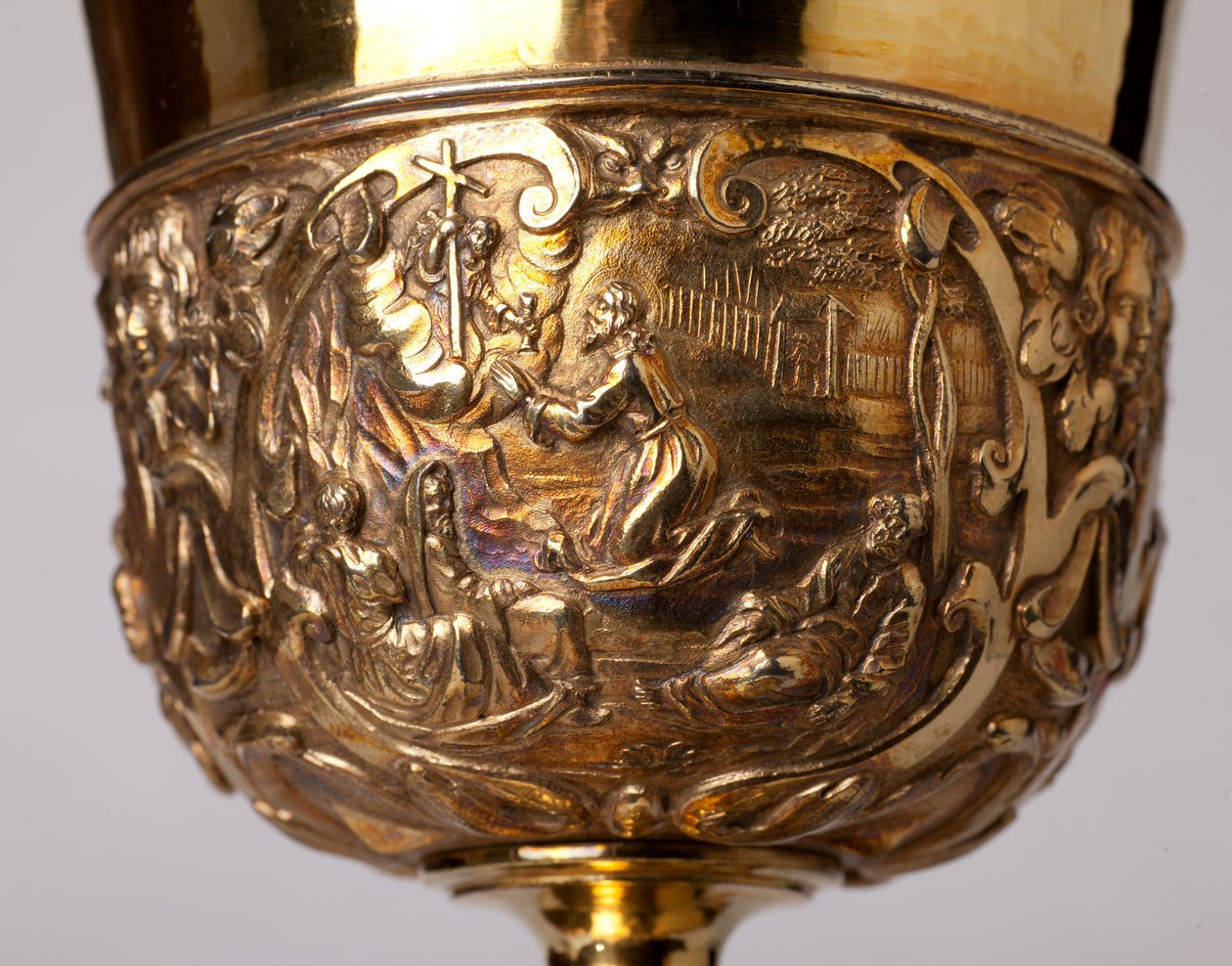 Metallsmide. Bägare. Gåva av kanon A. Le Vaillant de la Bassarderie, dekanus för katedralkapitlet 1726 till 1758. 1700-talet. Detalj. av Unknown artist