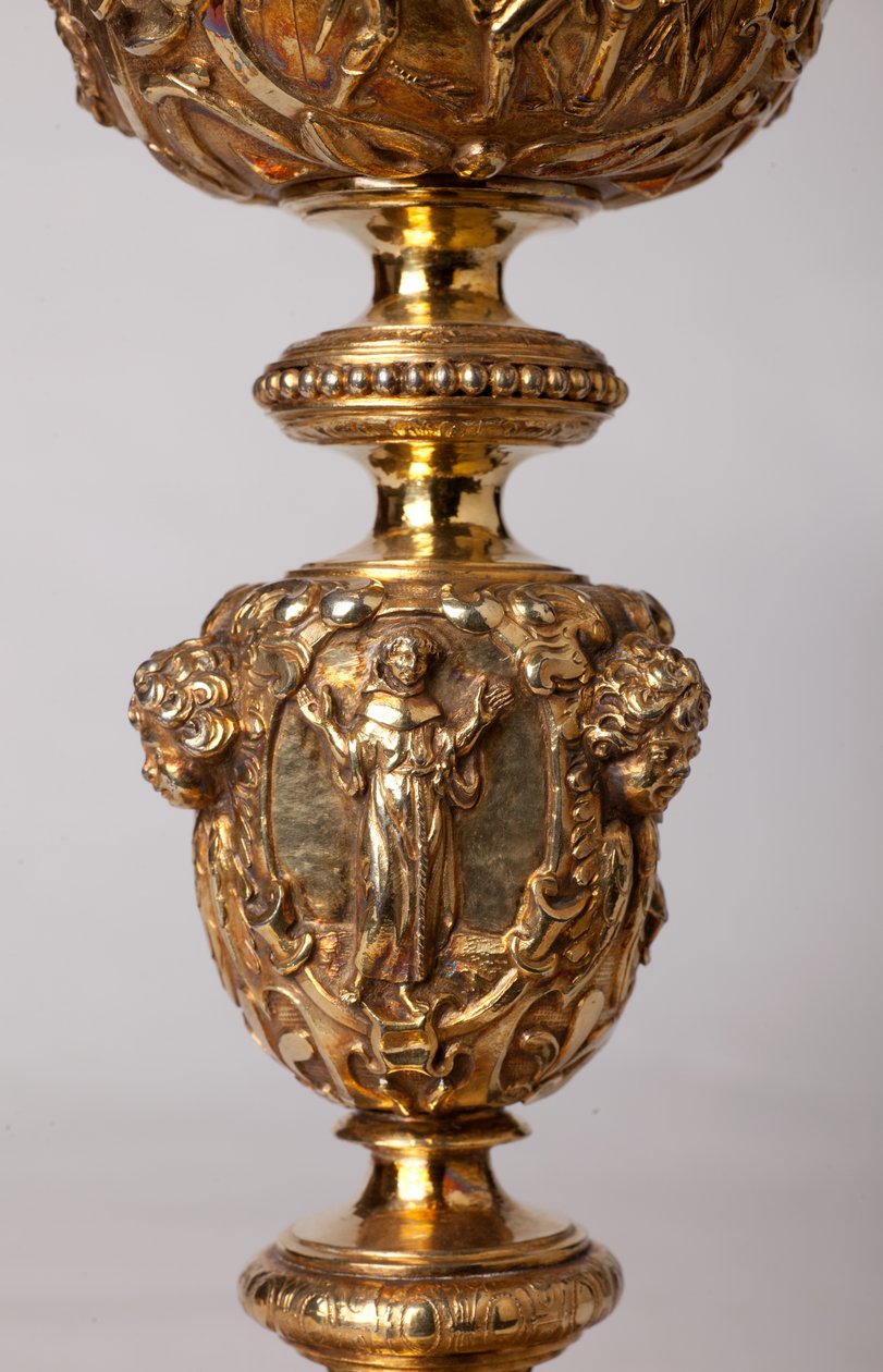 Metallsmide. Bägare. Gåva av kanon A. Le Vaillant de la Bassarderie, dekanus för katedralkapitlet 1726 till 1758. 1700-talet. Detalj. av Unknown artist