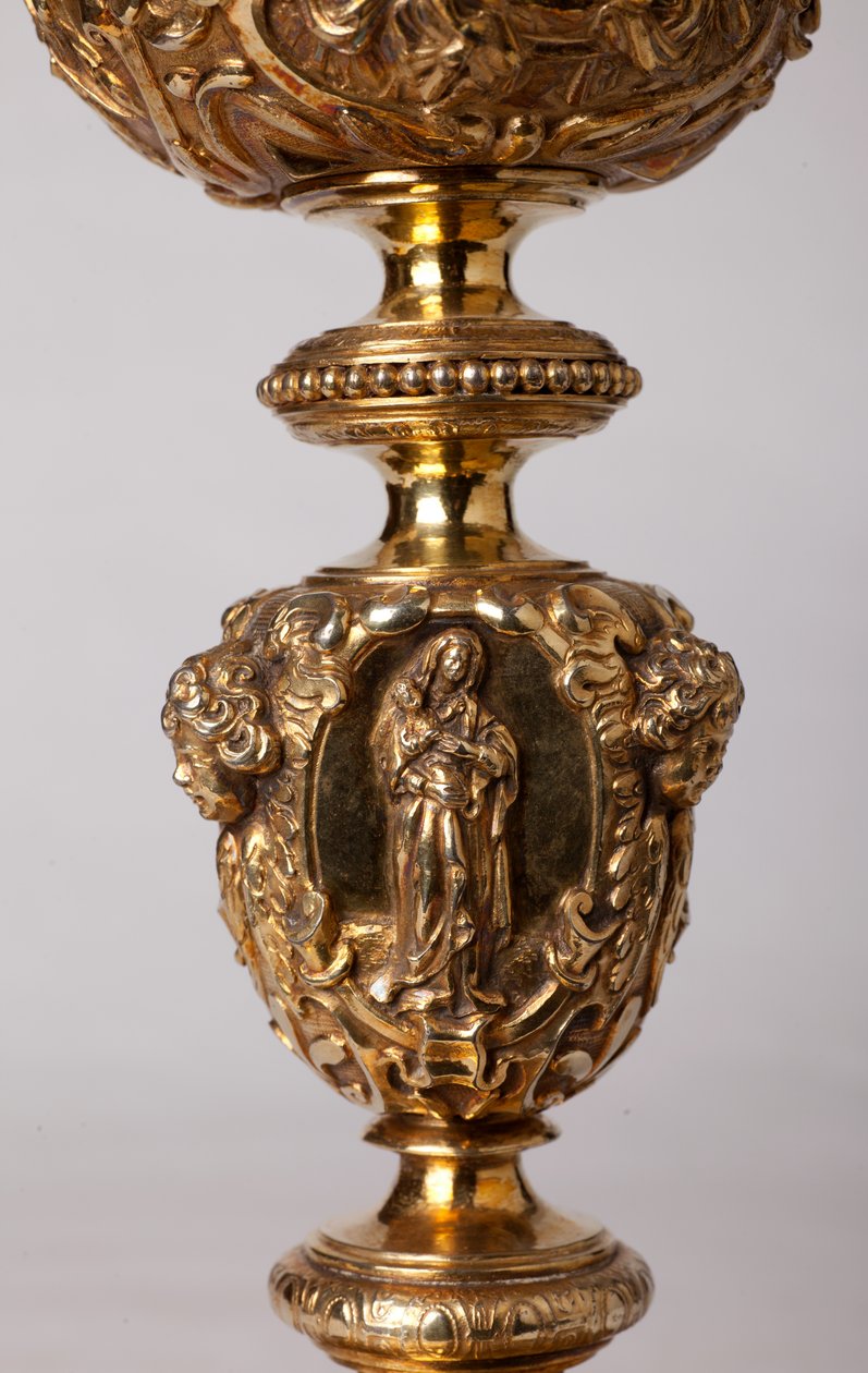 Metallsmide. Bägare. Gåva av kanon A. Le Vaillant de la Bassarderie, dekanus för katedralkapitlet 1726 till 1758. 1700-talet. Detalj. av Unknown artist