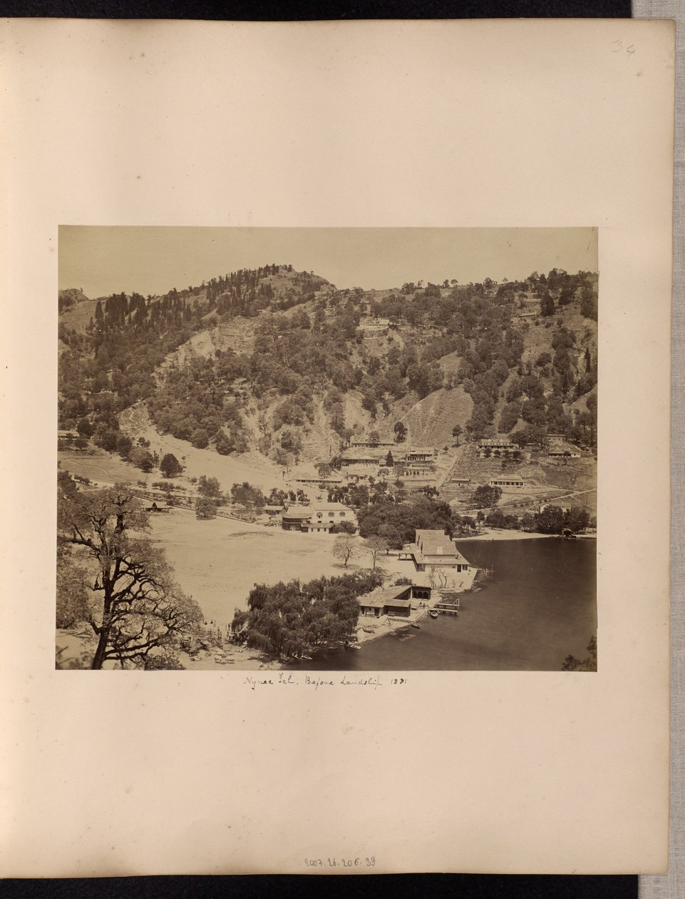 Nynee Tal, före jordskredet, 1881 av Unknown artist