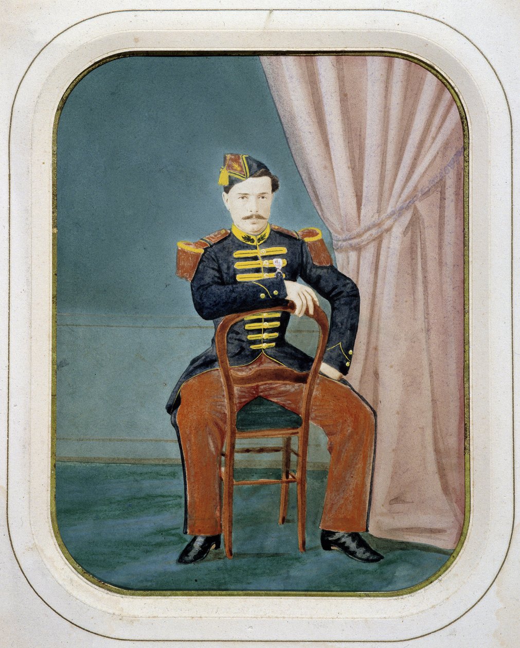 Porträtt av en soldat. Anonymt färgfotografi, cirka 1880. av Unknown artist